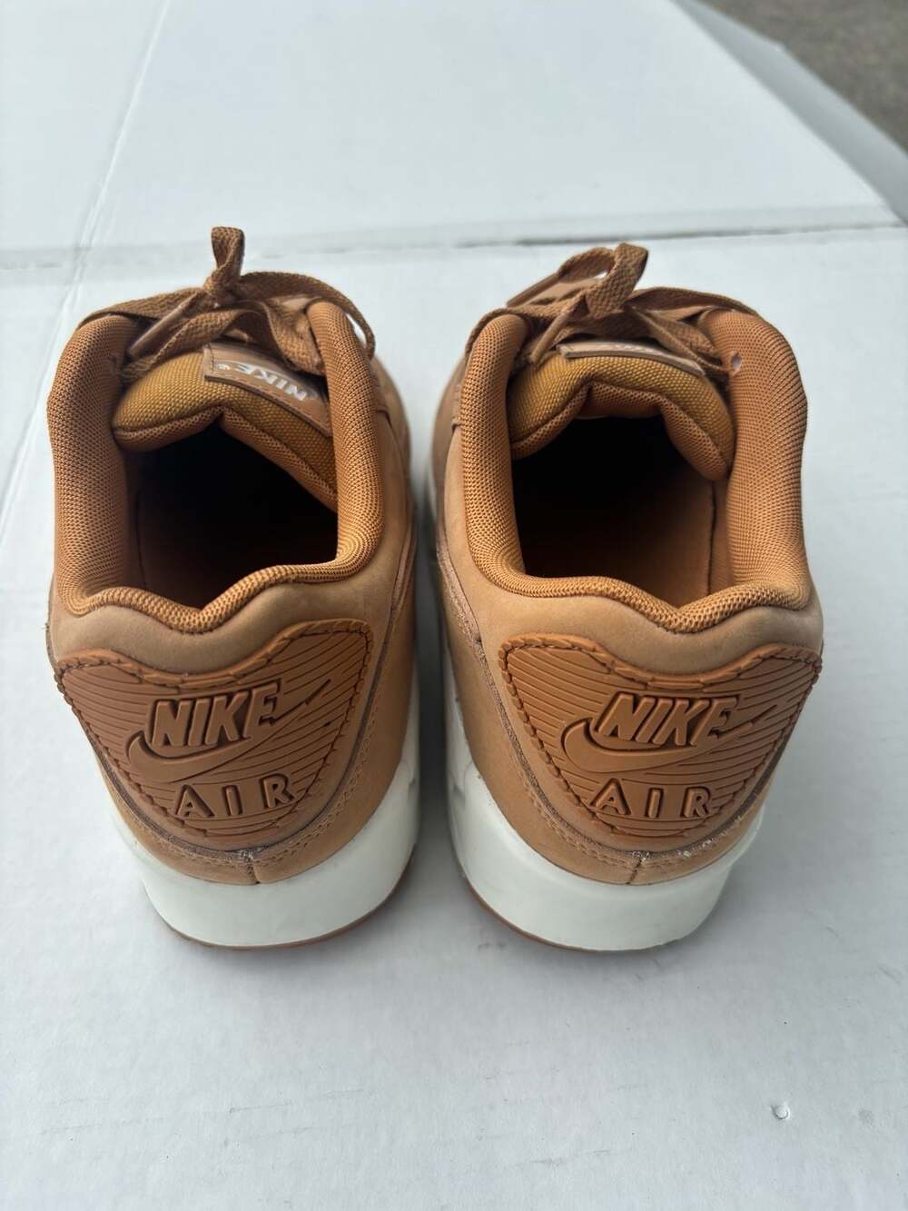 Nike Air Max 90 Wheat Flax Sneakers Men's Size 9.5 Tan - Picture 7 of 8